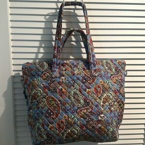 NWT Vera Bradley Paisley hand, shoulder and crossbody bag with zip closure.